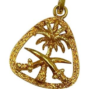 Saudi Arabia Emblem. This A Vintage Pendant 18K Yellow Gold Three-Dimensional